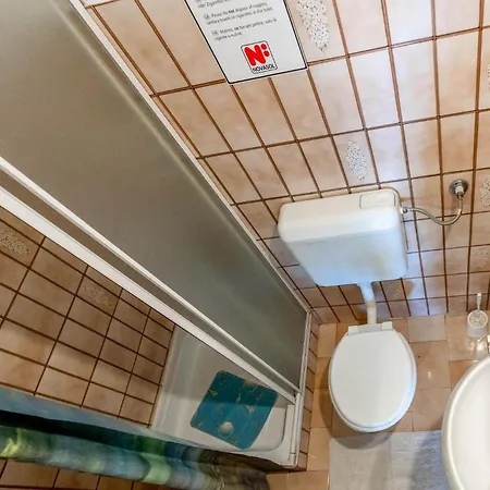 公寓 Lovely In With Wifi 卓得诺沃